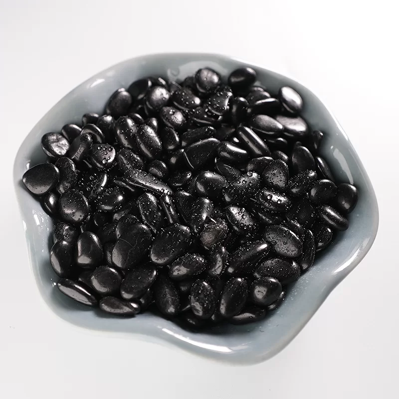 Likas na makulay/puti/itim/dilaw na mga bato ng cobble para sa landscaping ng parke