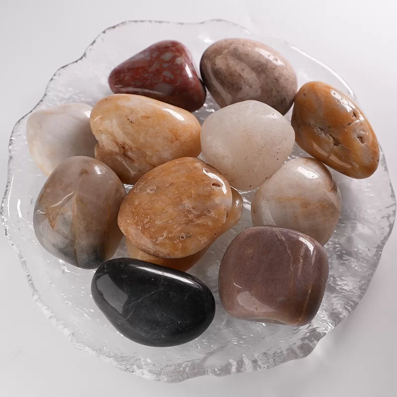 Likas na makulay/puti/itim/dilaw na mga bato ng cobble para sa landscaping ng parke